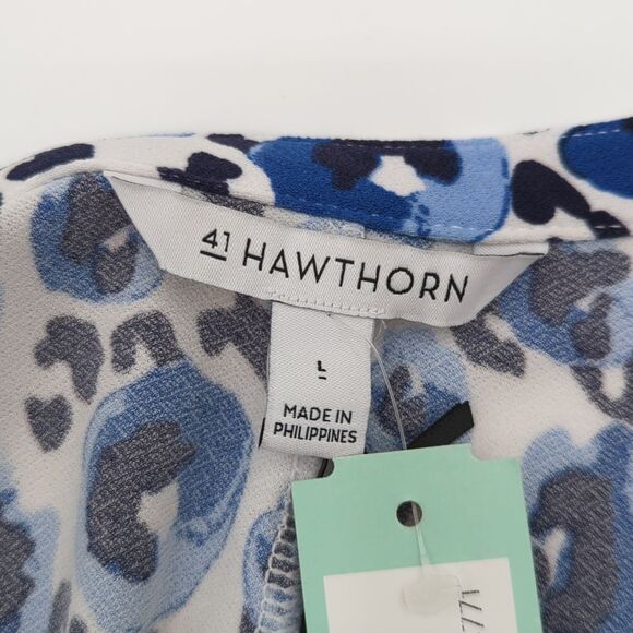 41 Hawthorn Blue and White Floral Wrap Sleeveless Blouse Top Size Large - Picture 2 of 8
